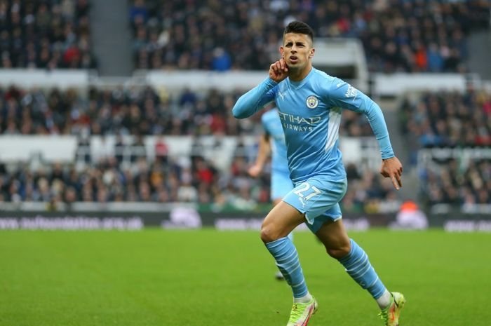 Barcelona Tertarik Cancelo, Man City Minta 60 Juta Euro