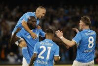 Napoli Kukuhkan Posisi di Puncak Klasemen Serie A 2024/2025 dengan Kemenangan atas Como