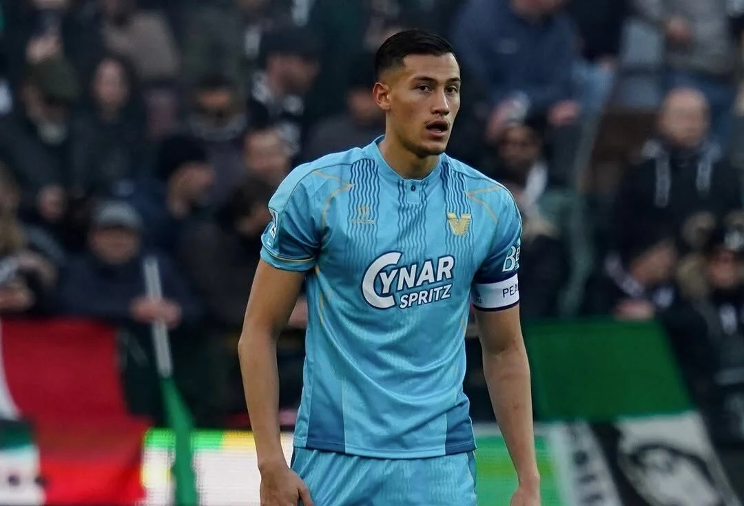 Jay Idzes Bersinar Meski Venezia Tumbang dari AS Roma