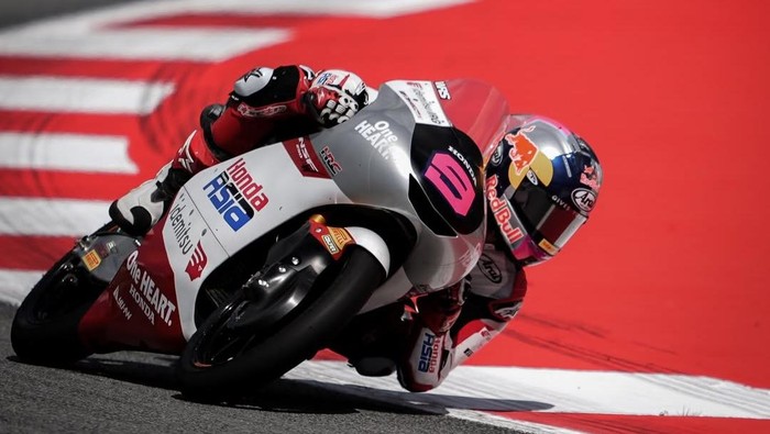 Adrian Fernandez Kuasai FP1 Moto3 Italia 2026, Veda Ega Pratama Posisi 20