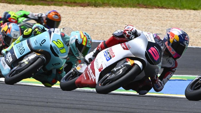 Veda Ega Start Baris Kedua di Moto3 Prancis 2026, Fernandez Raih Pole Position