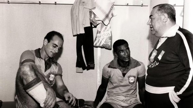 Dino Sani, Juara Piala Dunia Tertua yang Masih Hidup dari Timnas Brasil