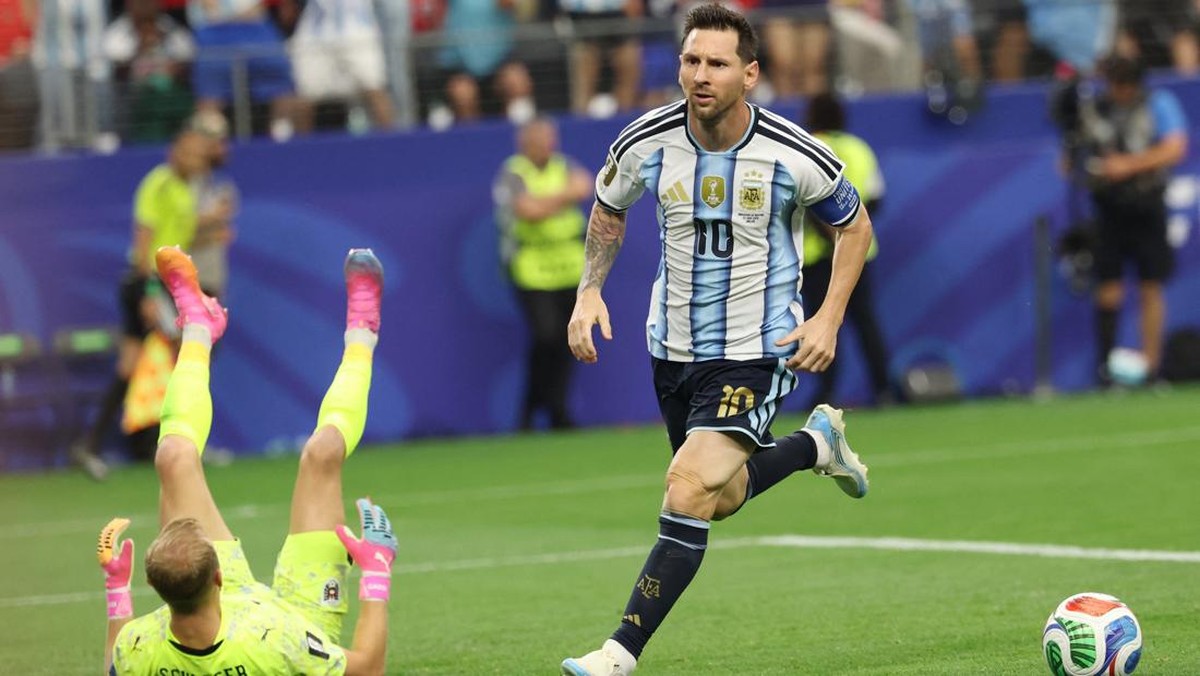 Lionel Messi Pecahkan Rekor Piala Dunia, Argentina Pastikan Tiket ke 32 Besar