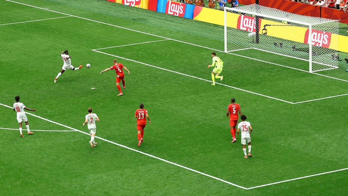 Swiss Tundukkan Kanada 2-1, Sapu Tiket 32 Besar Sebagai Juara Grup B